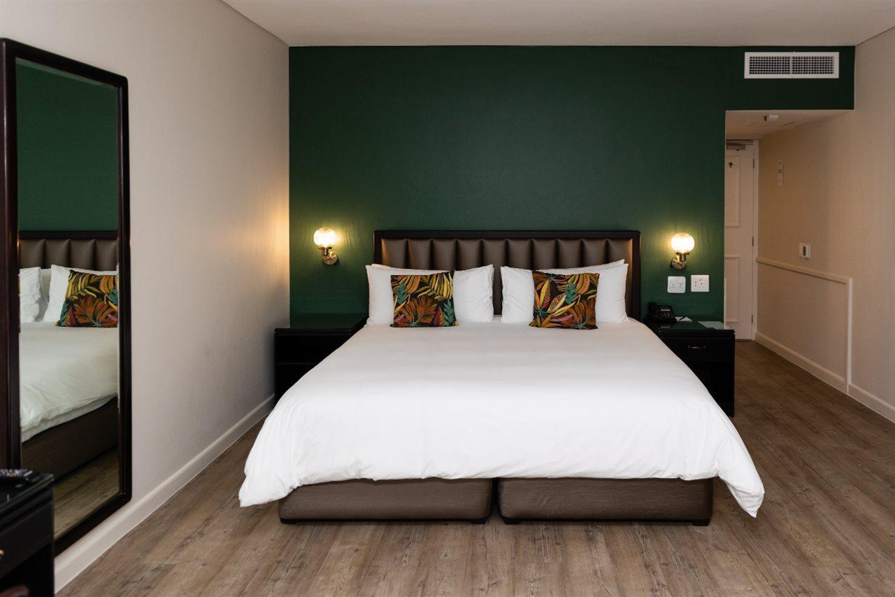 Hotel Nh The Lord Charles 4*