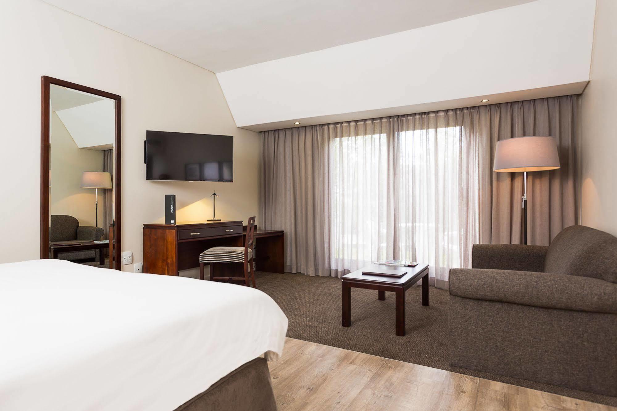 Nh The Lord Charles Hotel