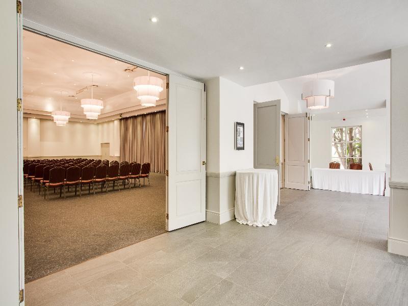 Nh The Lord Charles Hotel