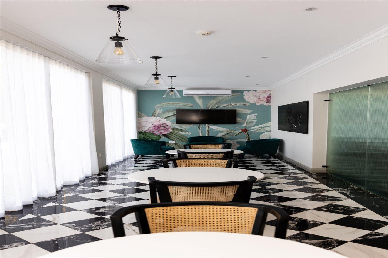 Nh The Lord Charles Hotel